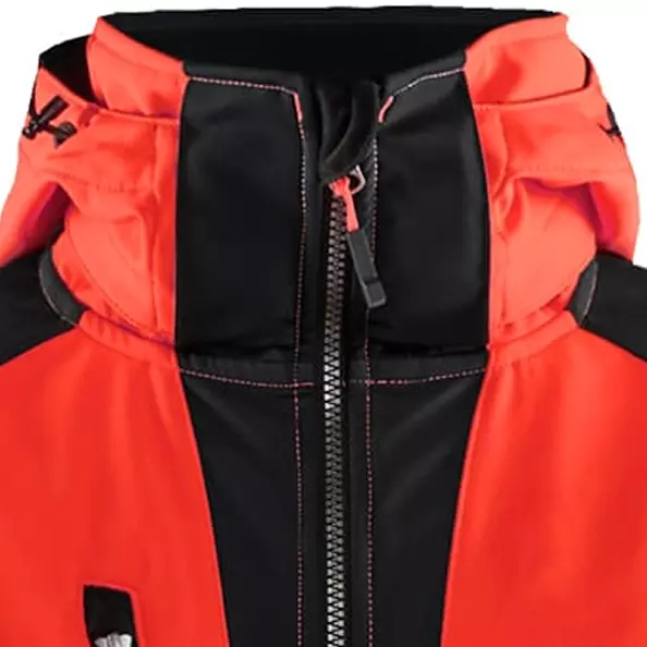 **Extended Back** provides extra coverage to keep you comfortable as you move and bend.