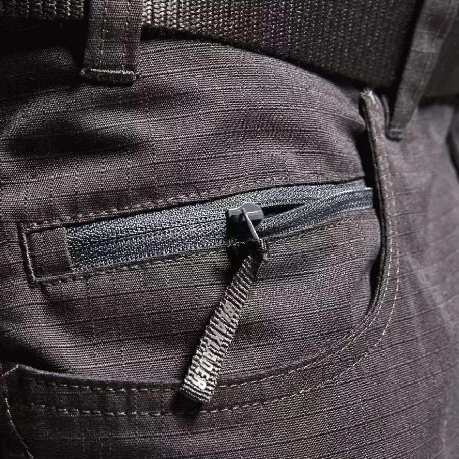 **Zipper Pocket** keeps your essentials secure and easy to reach while you work.
