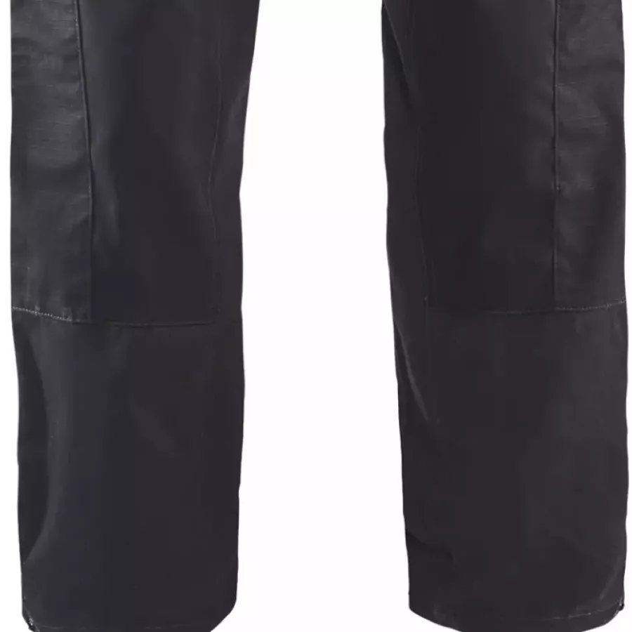 **Stretch Inserts at Calves** deliver unrestricted motion and lasting comfort through any task.