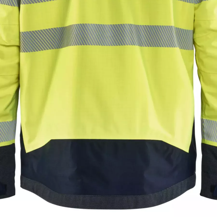 **Extended Back** gives you extra coverage that keeps you comfortably shielded as you move.