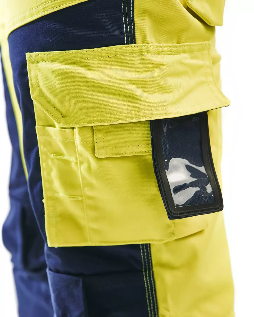 Material · Cotton, Polyester feature highlight