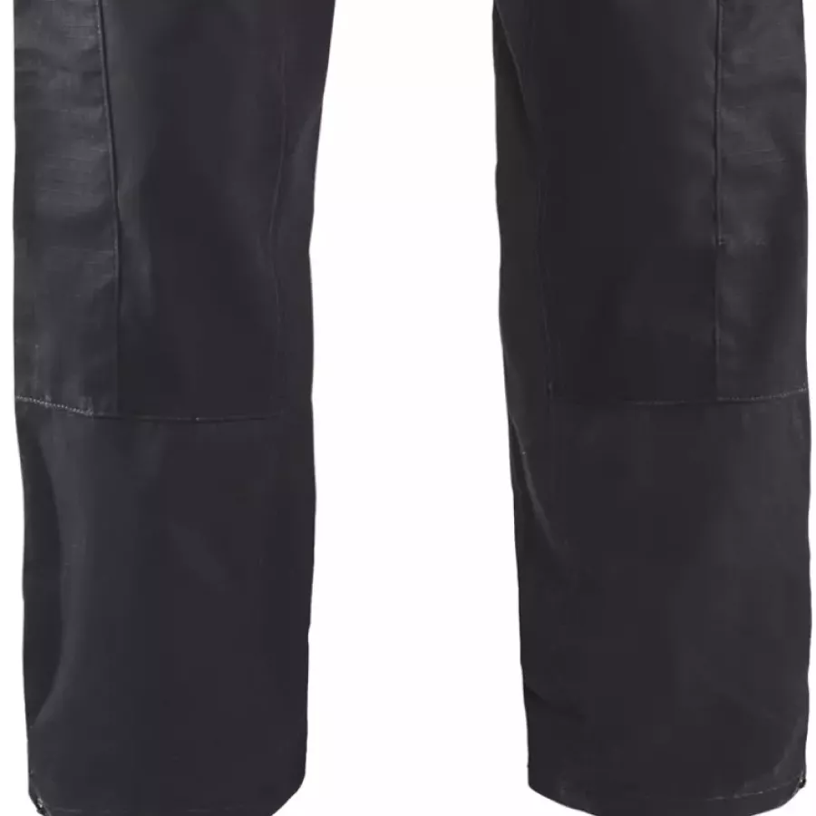 **Stretch Inserts at Calves** deliver unrestricted motion and lasting comfort through any task.