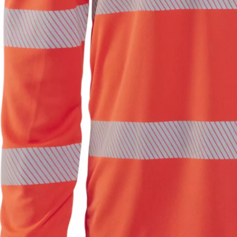 **Segmented Reflective Stripes** enhance visibility while maintaining full flexibility and comfort in motion.