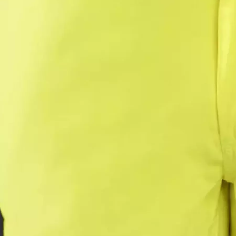 **Oil, Dirt and Water Repellent** surface keeps your trousers clean, and dry through the day.