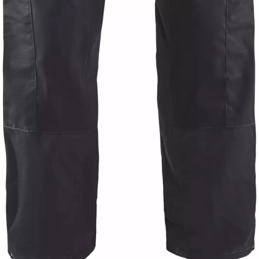 **Stretch Inserts at Calves** deliver unrestricted motion and lasting comfort through any task.