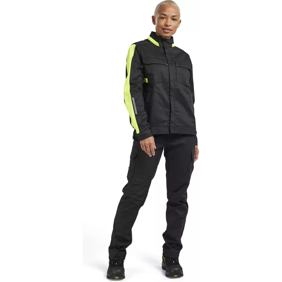 Cuff Style · Snap Buttons feature highlight