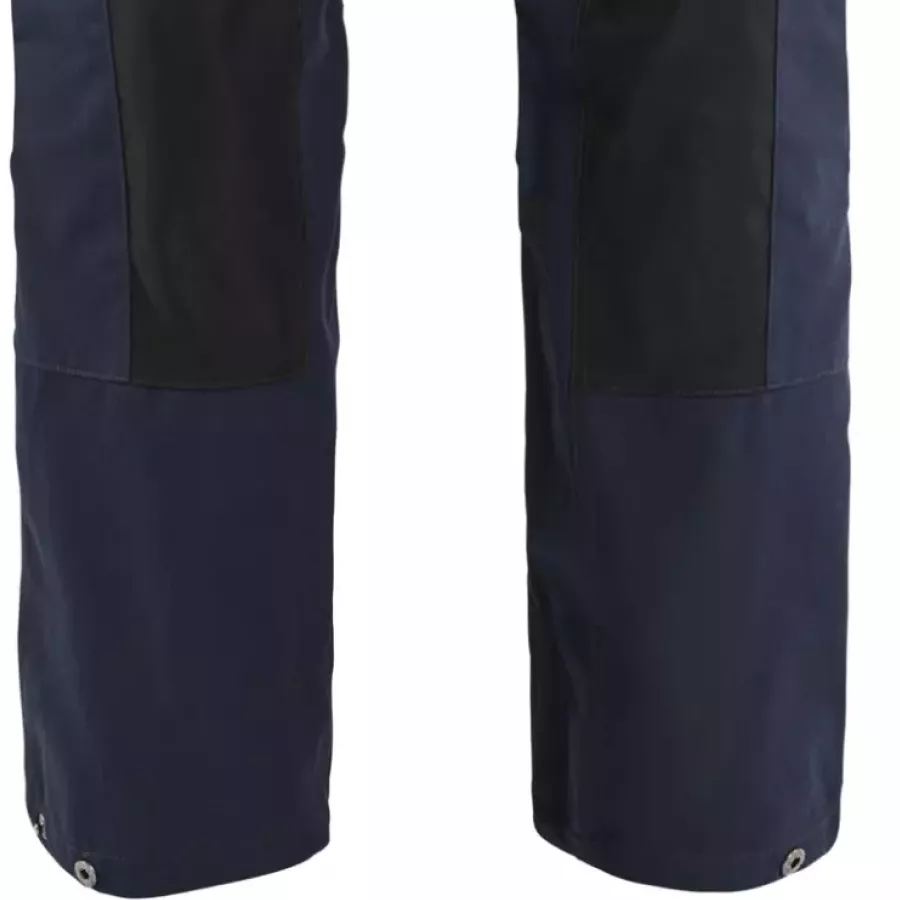 **Stretch Inserts at Calves** deliver unrestricted motion and lasting comfort through any task.