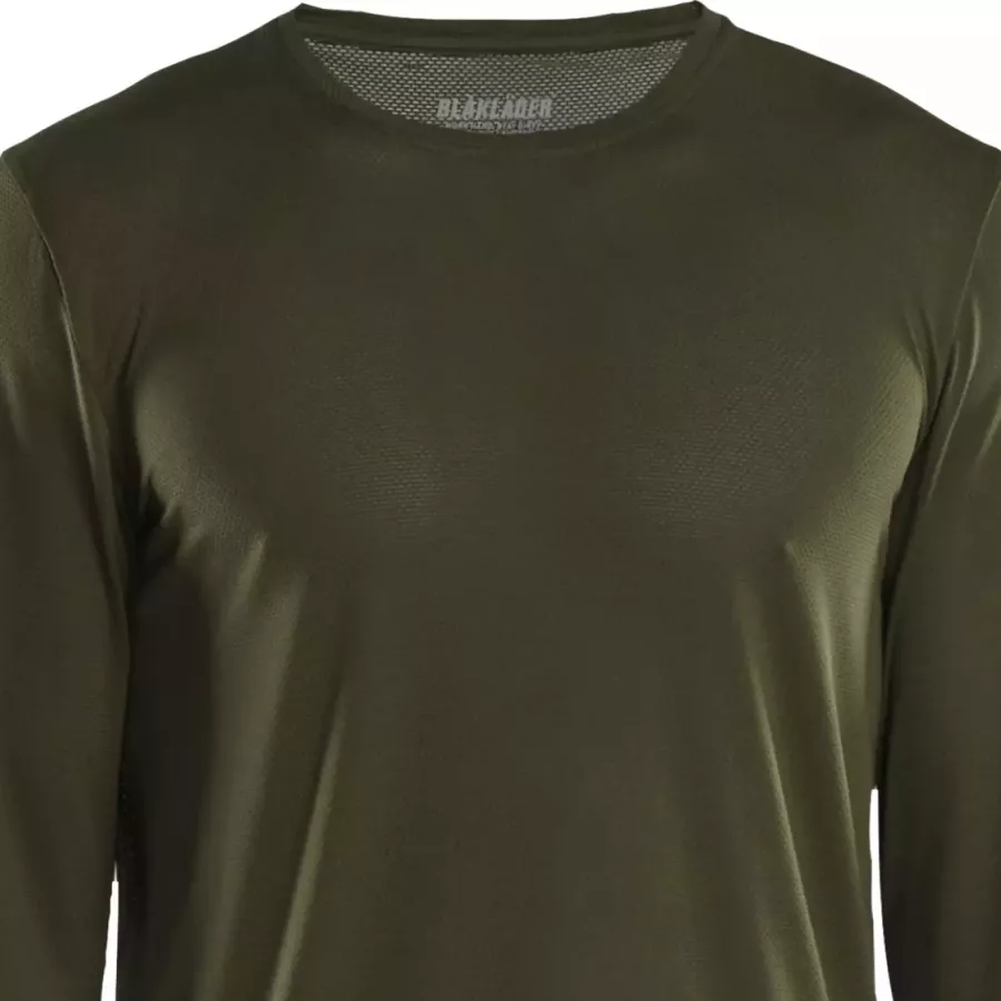 **UV Protection** defends against sunlight, keeping you cool and protected during outdoor work.