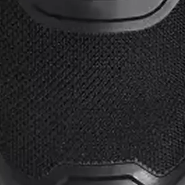 Designed for high performance, the shoe features a durable textile upper with reinforcements in the toe and heel area. This material offers reliable protection while remaining water-repellent and breathable, keeping your feet comfortable and dry. The **flexible textile** allows for natural movement and reduces strain.