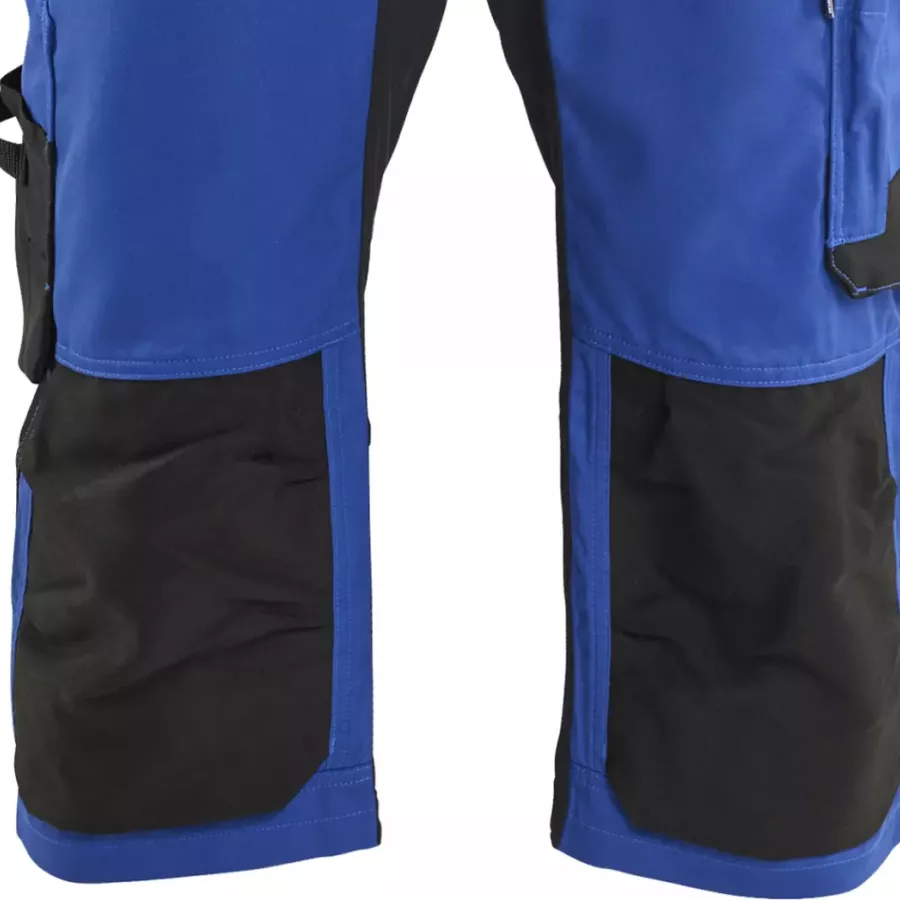 **Knee-Pad Pockets** give you comfortable support whenever tasks call for low-level work.