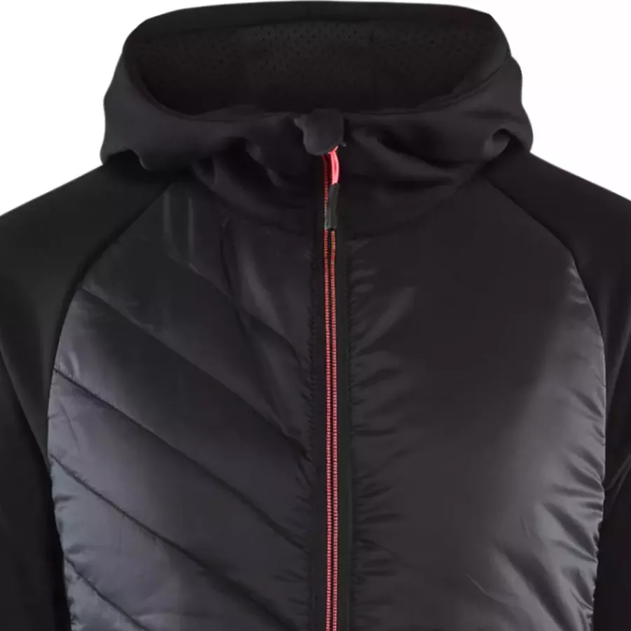 **Fixed Hood** provides instant protection from wind and rain so you stay focused on the task at hand.