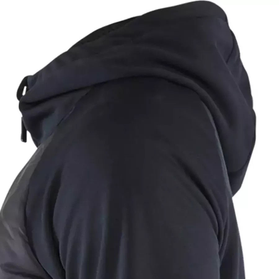 **Feste Kapuze** bietet zuverlässigen Schutz, der nicht verrutscht, wenn das Wetter umschlägt.