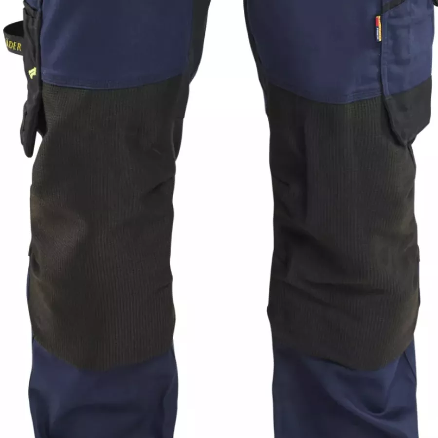 **CORDURA®-Reinforced Knee-Pad Pockets** provide durable, comfortable support whenever you kneel.