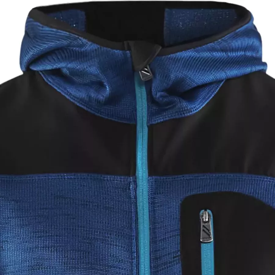 **Fixed Hood** wraps you in a streamlined fit that stays put when the wind picks up.