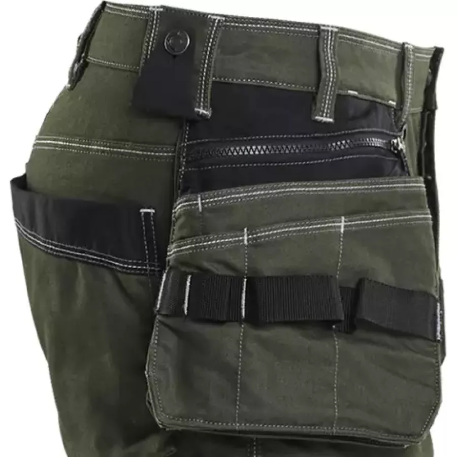 **Extra Wide Tool Pockets with Loops** keep your essentials organized and within easy reach all day.