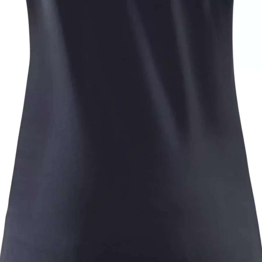 **Stretch-Enhanced Slim Fit** bewegt sich mit Ihrem Körper für eine schmeichelhafte, flexible und bequeme Passform.