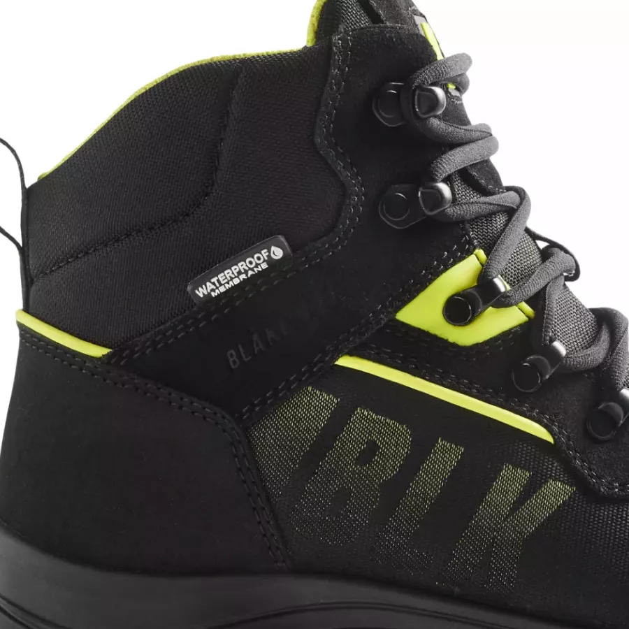 **Padded Leg Edge** cushions your ankles for extra comfort during long shifts.