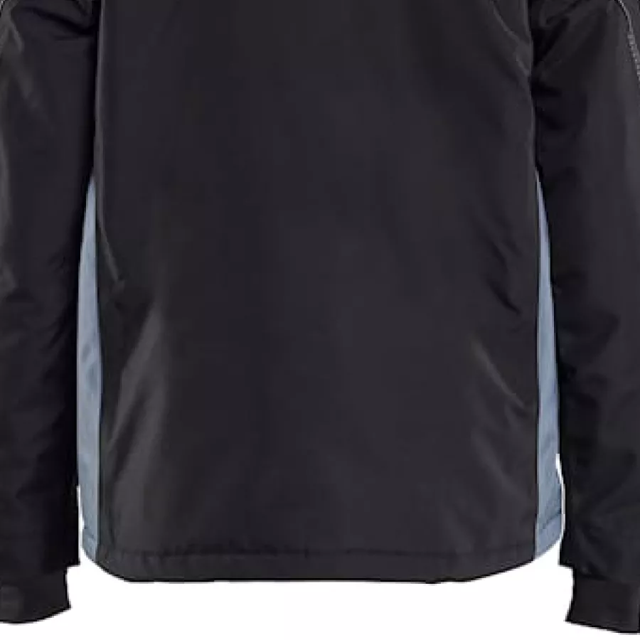 **Extended Back** provides extra coverage and warmth when you bend or move.