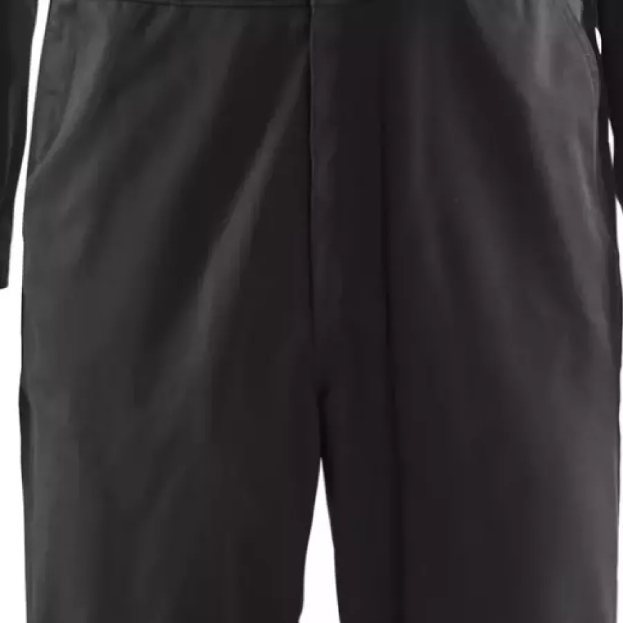 **Dirt and Splash Resistant** keeps you looking clean and professional even in messy conditions.