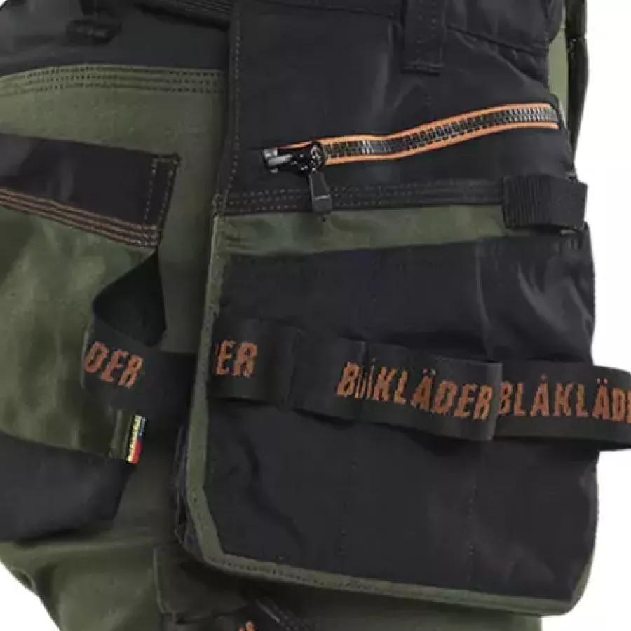 **Detachable Tool Pockets** let you carry what you need and lighten your load in seconds.