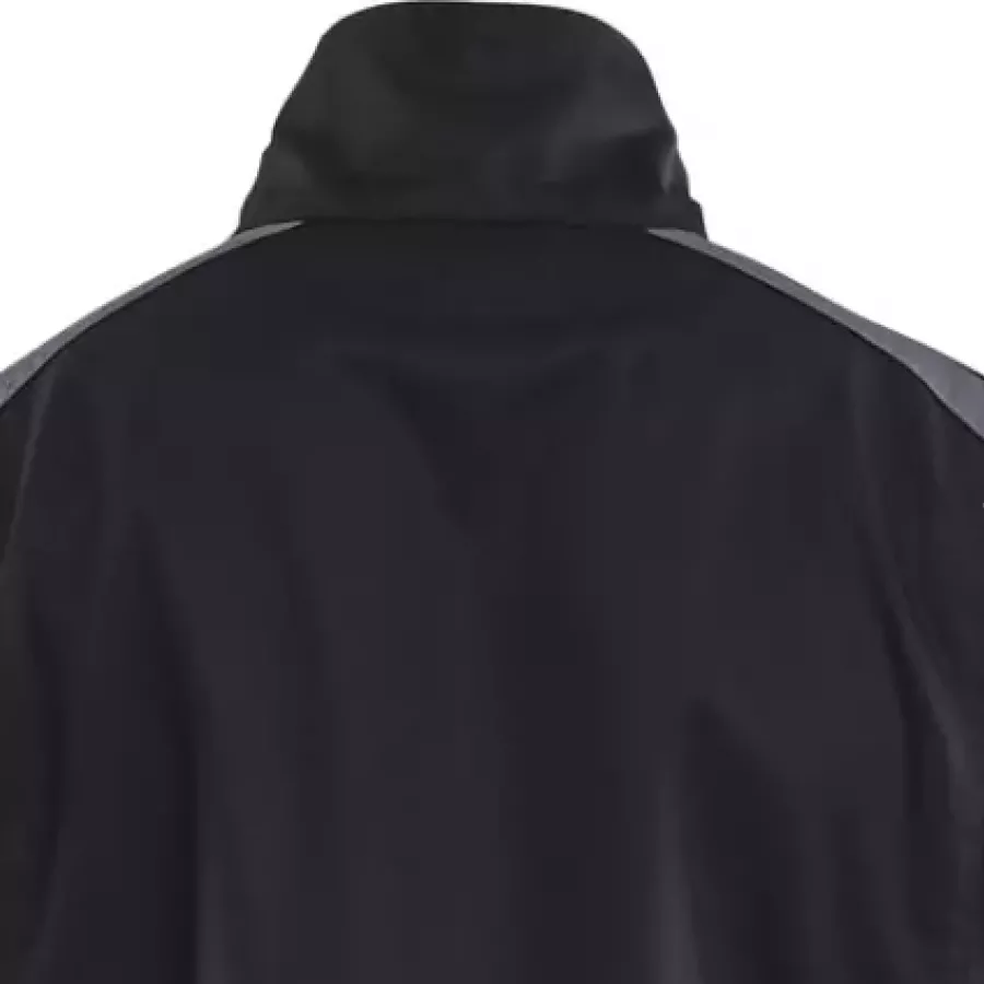 **Stand-Up Collar** adds protective comfort around the neck in shifting conditions.