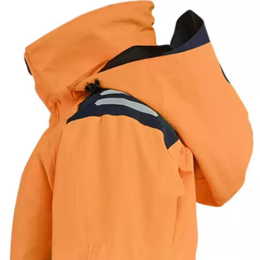 **Detachable Hood** provides adaptable weather protection and can be removed when not needed.