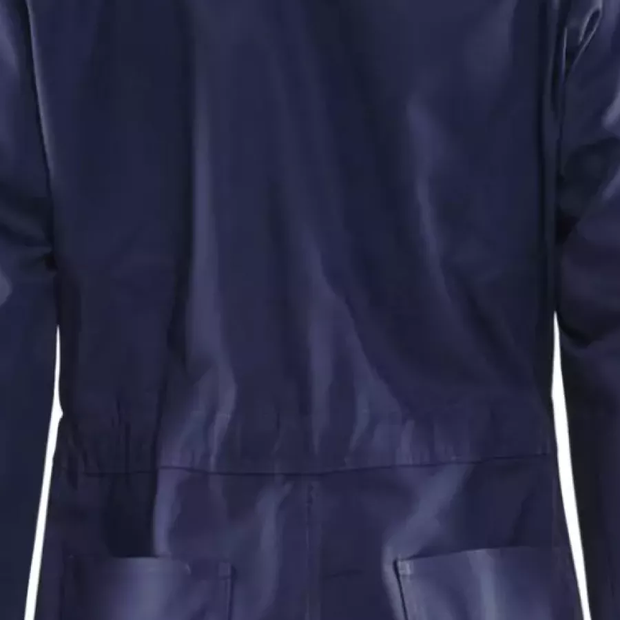 **Elastic Waistline** moves with you for comfortable freedom on every task.