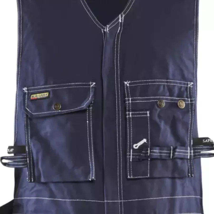 **Hidden Zipper** delivers a clean, snag-free look that stays smooth throughout your workday.