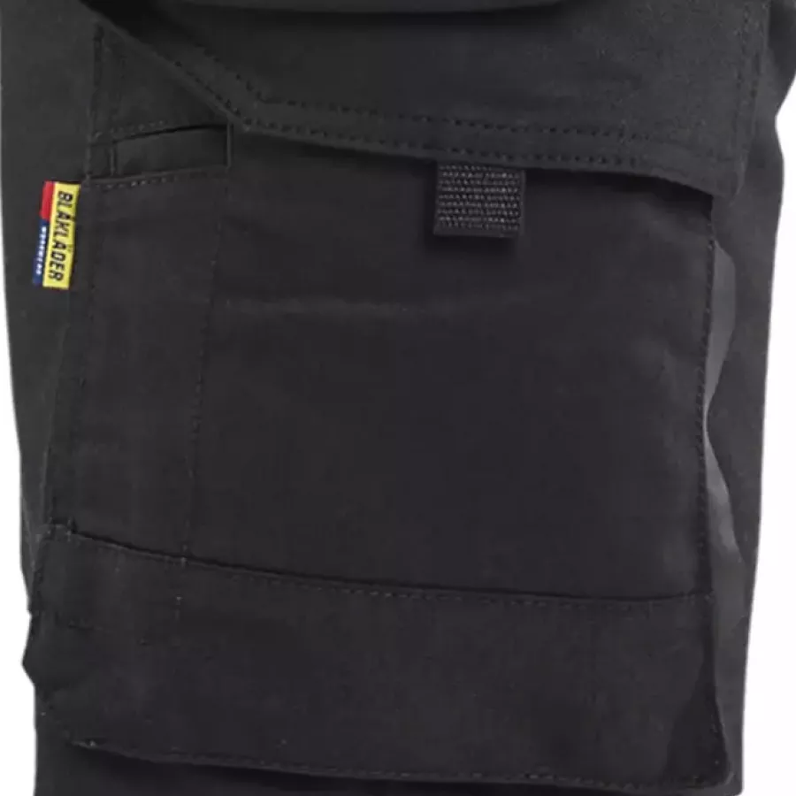 **Thigh Pocket** offers quick, convenient storage so your go-tos are always close at hand.