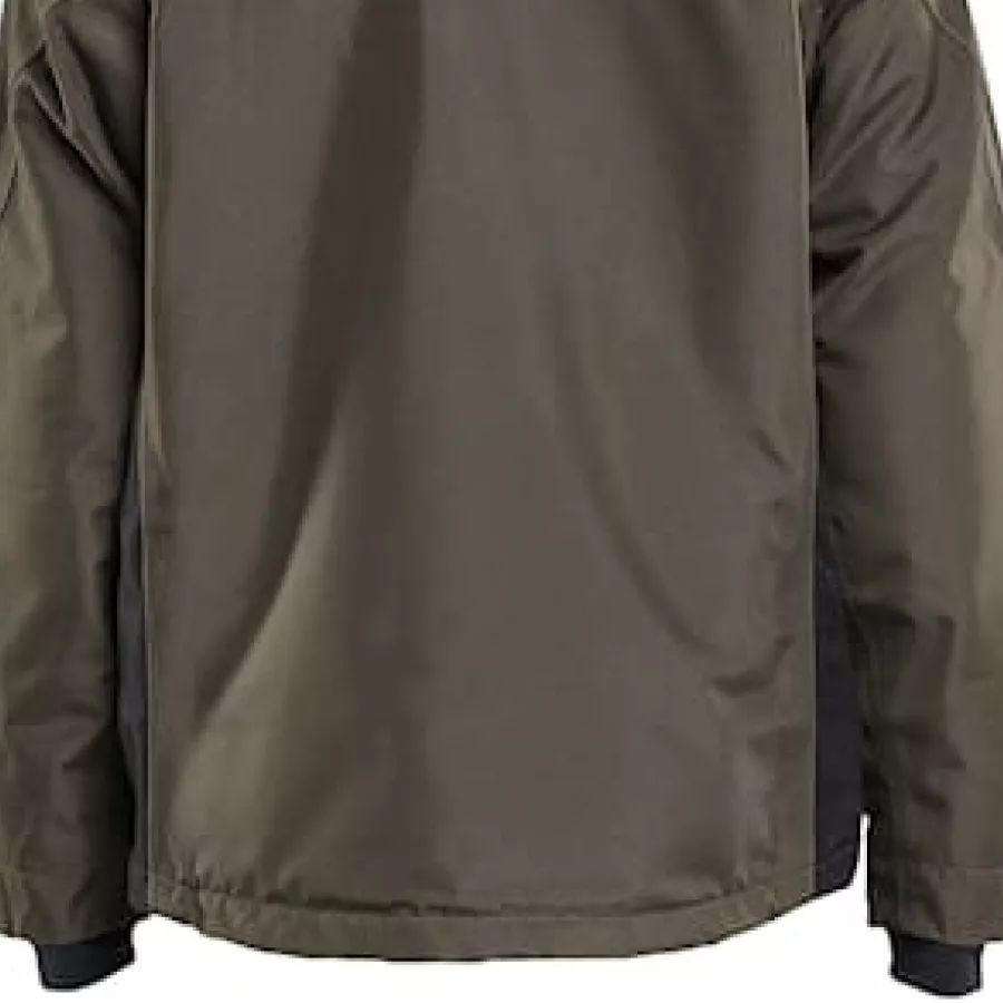 **Extended Back** provides extra coverage and warmth when you bend or move.