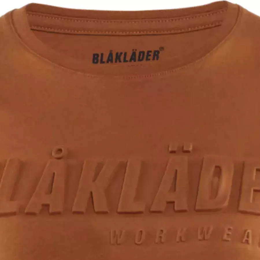 **Round Collar** offers a clean, comfortable fit that feels easy to wear all day.