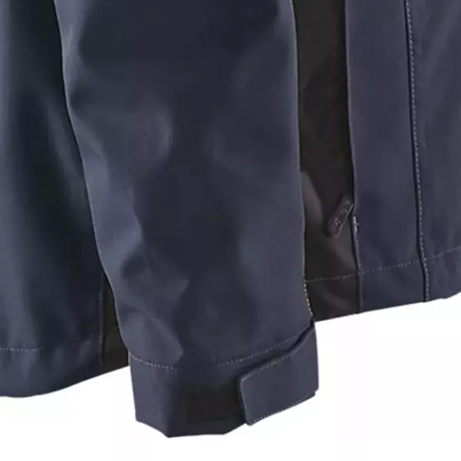 **Adjustable Velcro Sleeve Cuffs** seal out wind and let you fine-tune your fit for all-day comfort.