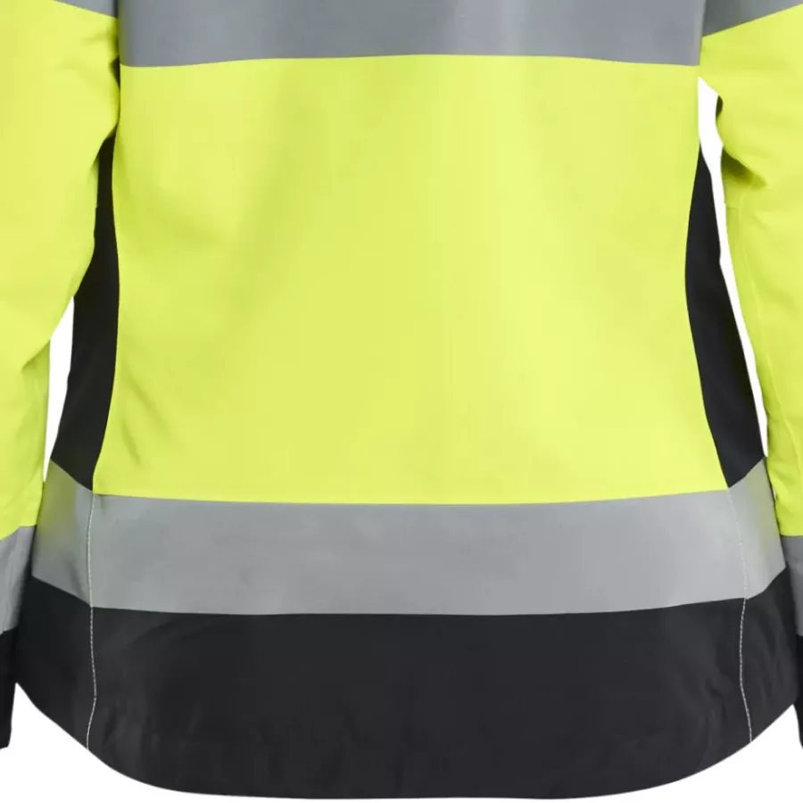 **Extended Back** provides extra coverage and warmth, especially useful during movement or bending.