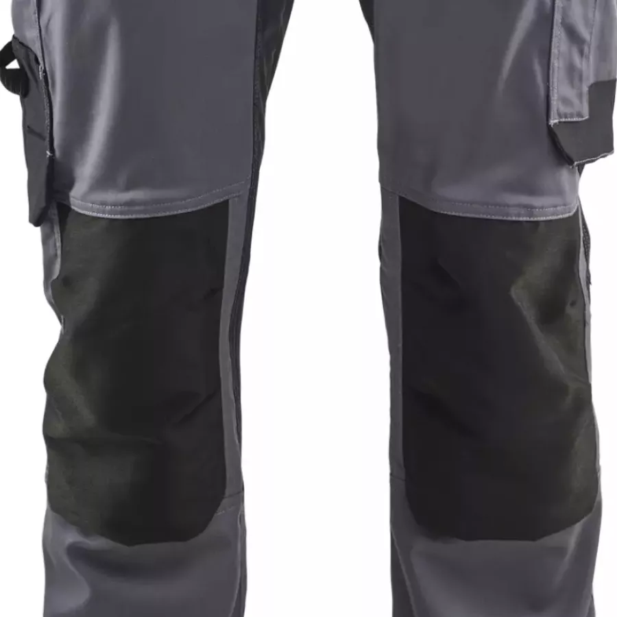 **CORDURA® Knee Pad Pockets** provide durable support so you can kneel comfortably without worry.