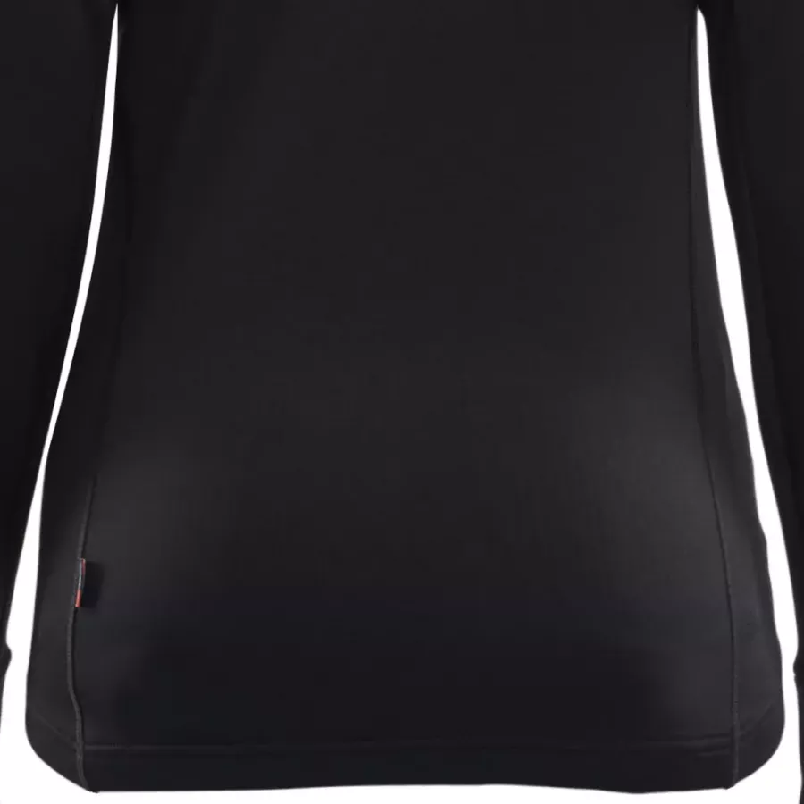 **Extended Back** offers added coverage and warmth, especially during movement.