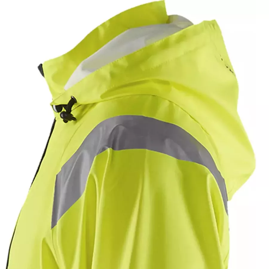 **Detachable Hood** gives you flexible protection that can be removed when not needed.
