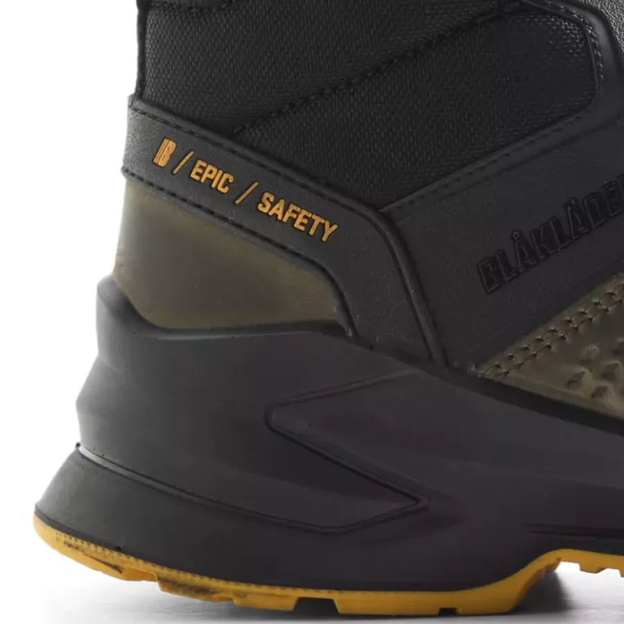 **Metal Free Puncture Protection** provides underfoot confidence without added weight.