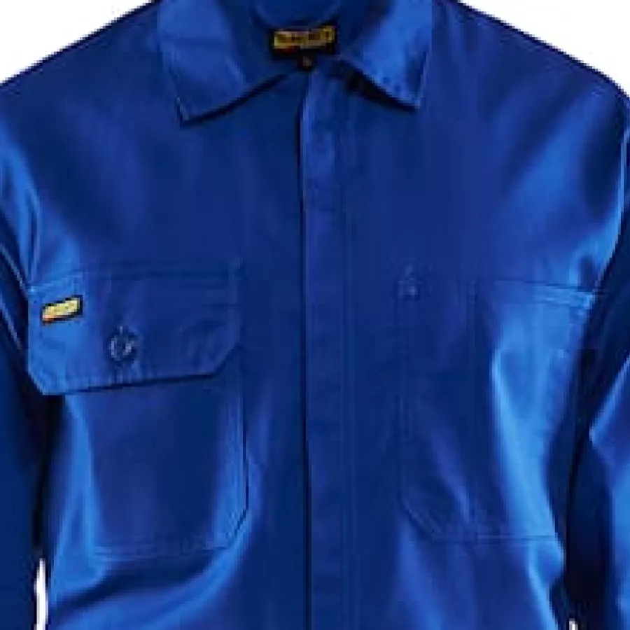 **Hidden Two-Way Zipper** offers easy, flexible access while maintaining a sleek, protective fit.