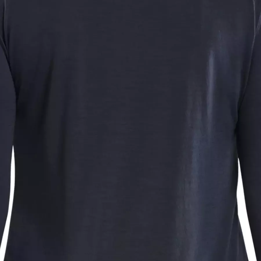**Slim Fit Design** follows your natural shape for a sleek, confident look that moves with you.