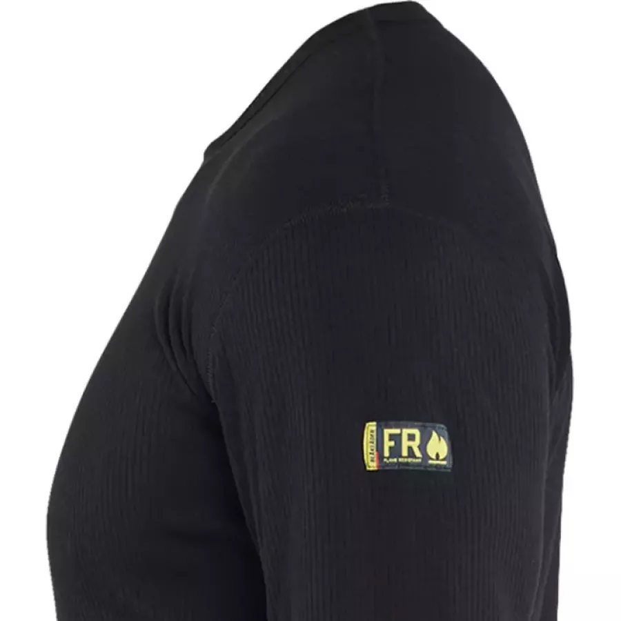 **Flame Retardant Material** gives reliable protection while keeping you comfortable on the job.