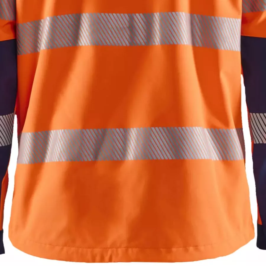 **Extended Back** provides extra coverage to keep you comfortable as you move and bend.
