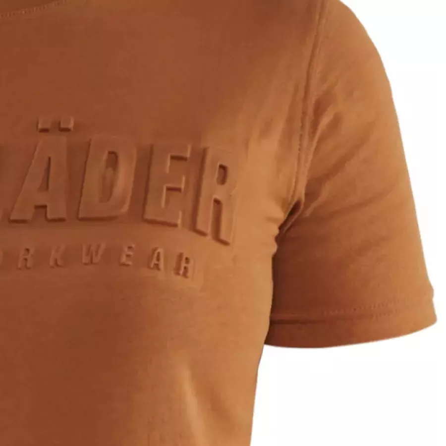 **Short Sleeves** give you freedom of movement and a cool, breathable feel during active work.