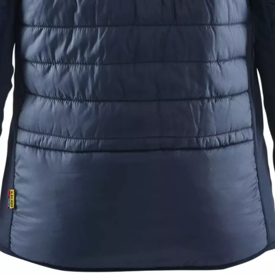 **Extended Back** gives you comfortable, reliable coverage whether you’re reaching, bending, or on the move.