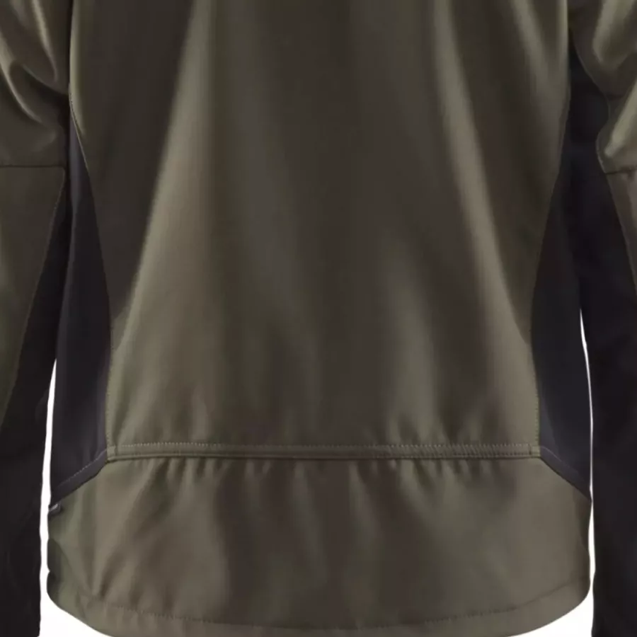 **Verlängerter Rücken** bietet zusätzliche Abdeckung, die bei Bewegung und wechselhaftem Wetter für Komfort sorgt.