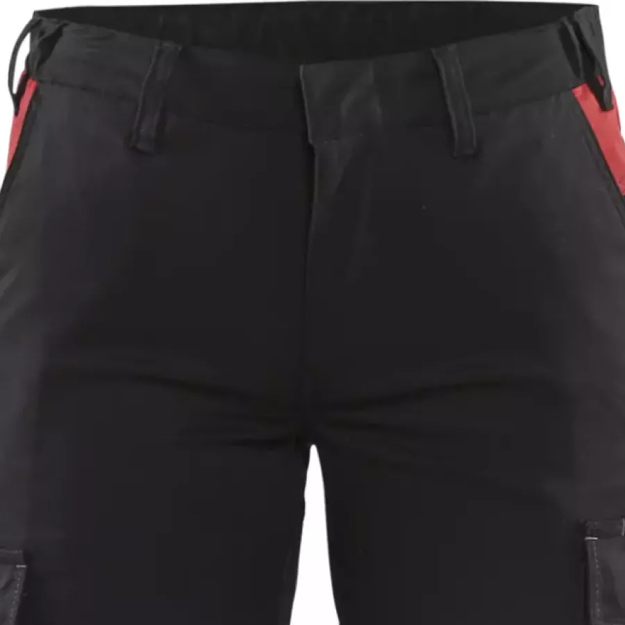 **Elastic Waistband** adapts to your shape for a perfect, comfortable fit.