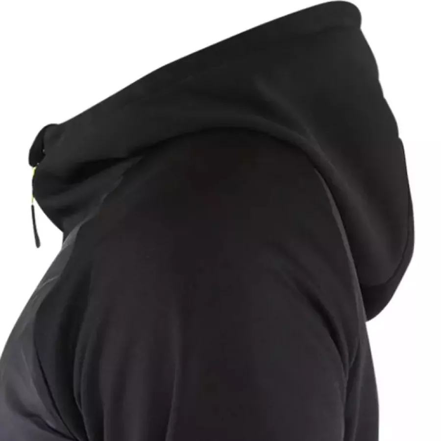 **Feste Kapuze** bietet zuverlässigen Schutz, der nicht verrutscht, wenn das Wetter umschlägt.