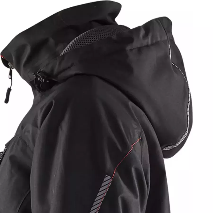 **Detachable Hood** lets you switch between streamlined style and added weather protection with ease.