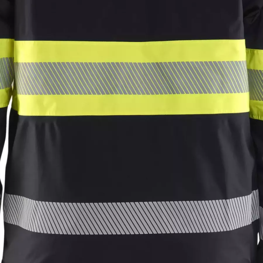 Segmentierte Reflexstreifen erhöhen die Sichtbarkeit und erhalten dabei volle Flexibilität und Bewegungskomfort.