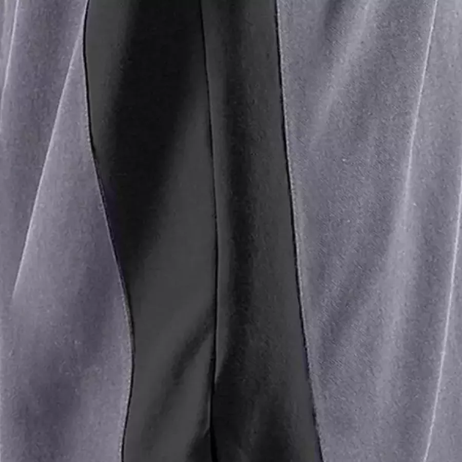 **Side Vents** provide extra freedom of movement and a breathable fit.