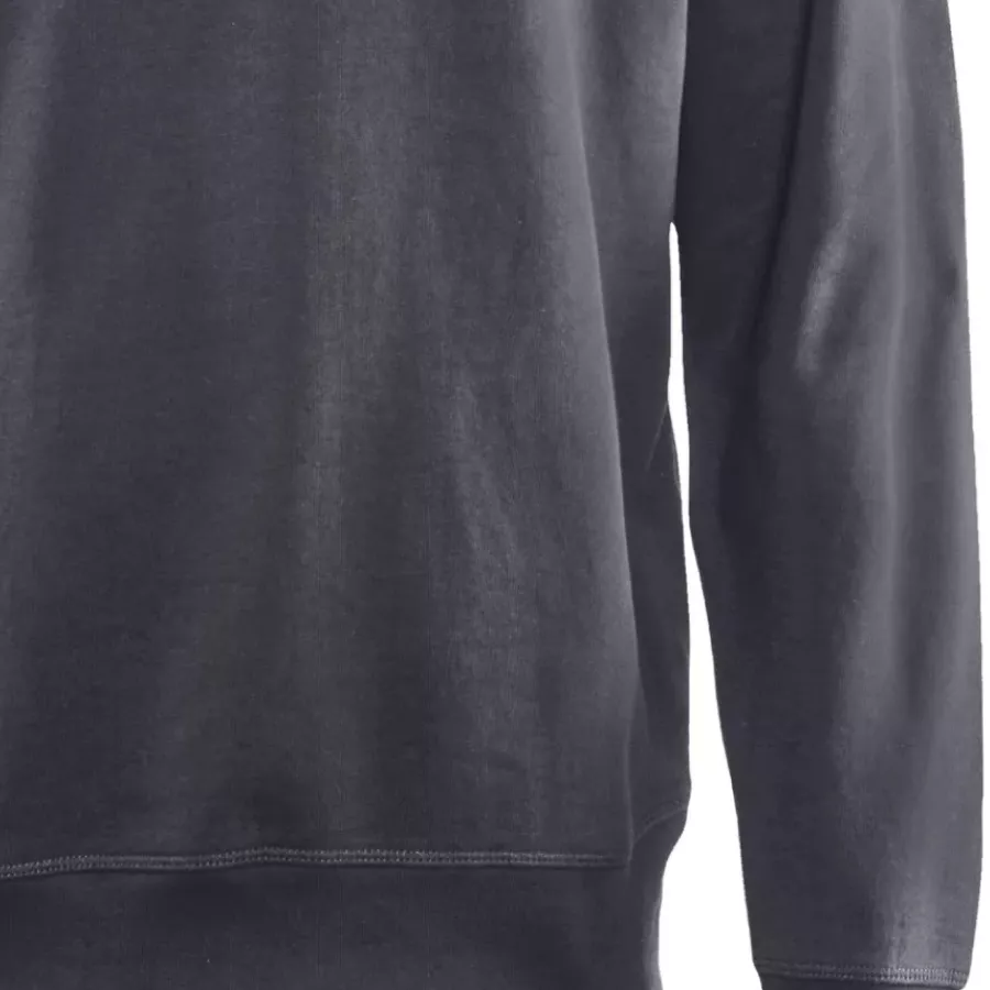 **Long Sleeves** give you relaxed coverage that moves with you from work to downtime.